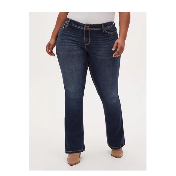 Torrid NWT Luxe Slimboot rainstorm size 22 NWT
